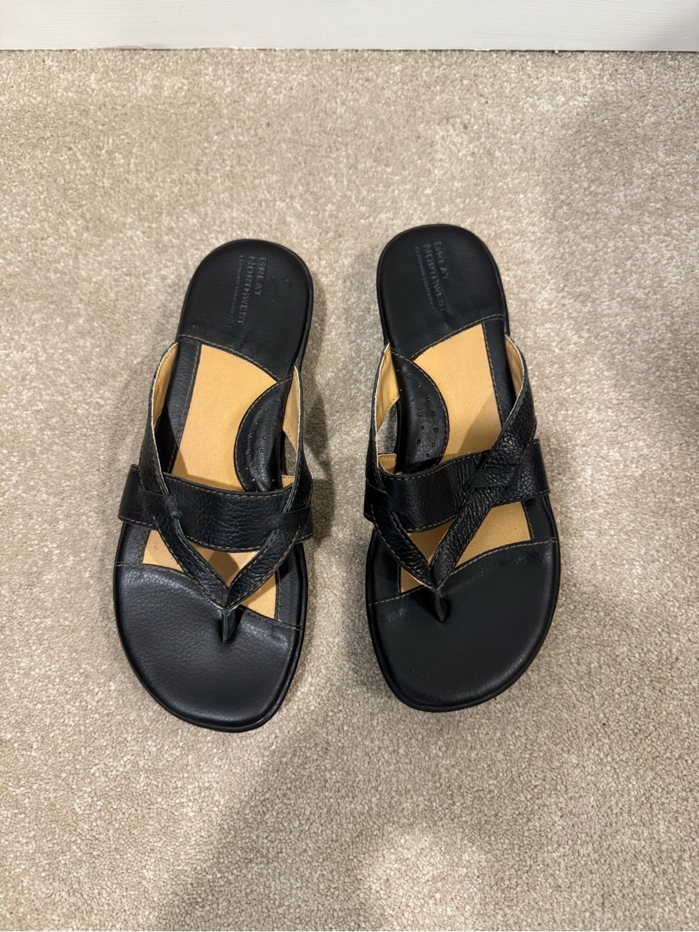 Great Northwest Clothing Company Black Leather Thong Sandals with Tan Insole